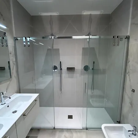 Romeoloft Apartment *